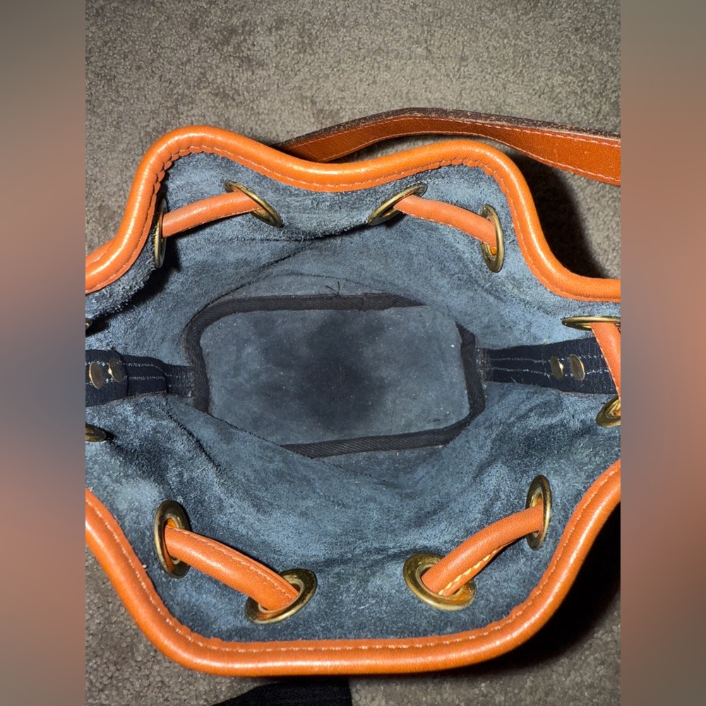 Mini dooney bucket bag - Picture 3 of 13